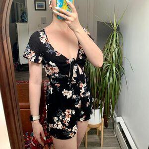 American Eagle Outfitters Black Floral Open Tie Front Romper